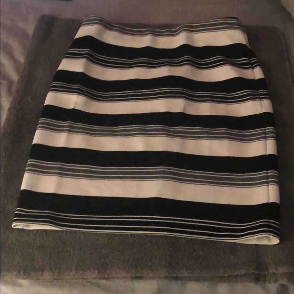 Women’s Black & White Skirt